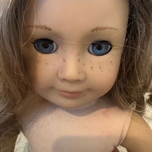 AMERICAN GIRL Blue-Eyed Doll with Brown Hair